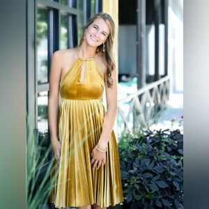 NWT $159 Gianni Bini Gold Velvet Dress Size Small